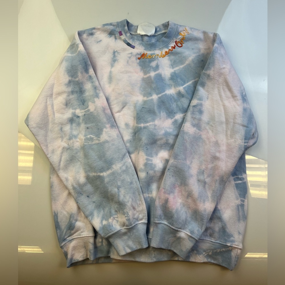 Love Tatum X Locura by J. Members Only tie dye sweater r105-34